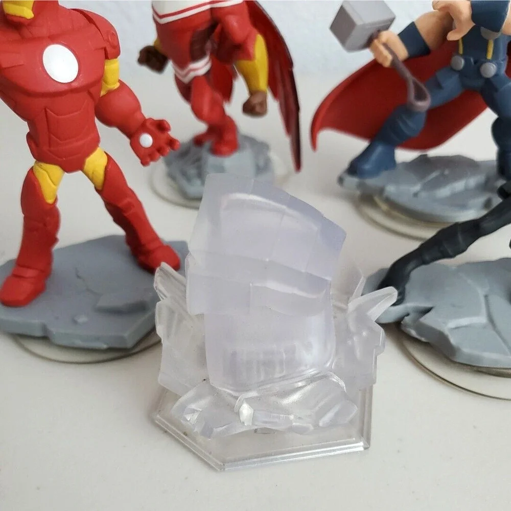 Disney Infinity 2.0 Figure Lot Iron Man Thor Falcon Black Widow Hulk Crystal
